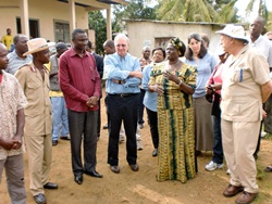 SGP project in Cameroon to upscale after visit from Professor Wangari Maathai and Former Canadian Prime Minister-BD-1